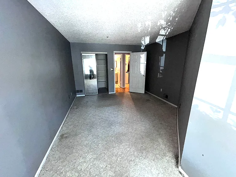 1076 Cambridge Ct — Photo 8