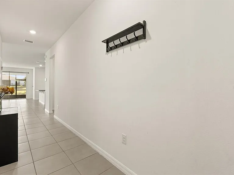 8104 Penrose Pl — Photo 4