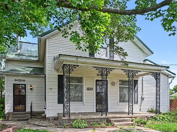219 W Dewey St, Bremen, IN 46506