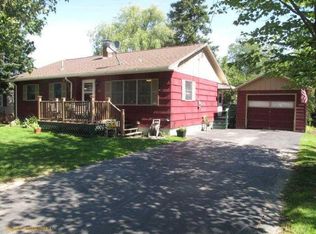 54 Park Ave E, Brewer, ME 04412
