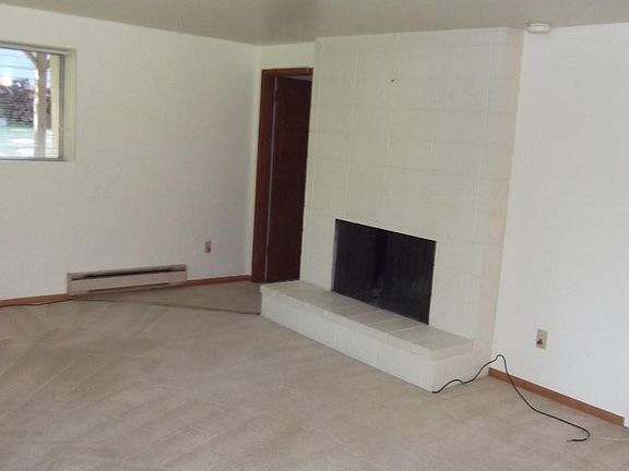2nd image of 28 128th Ave SE