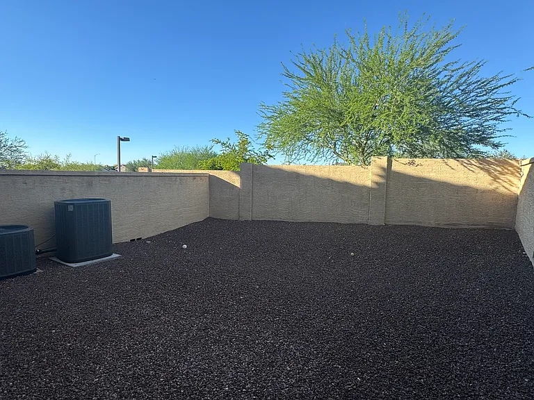 2925 N Sericin #105 — Photo 22