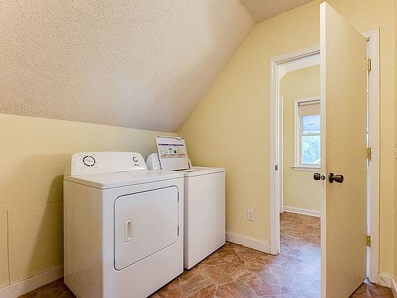 2nd image of 1912 Roblyn Ave #2