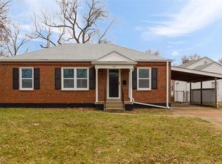 101 Constance Ct, Saint Ann, MO