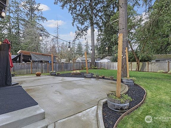 2nd image of 9823 Kenwood Dr SW