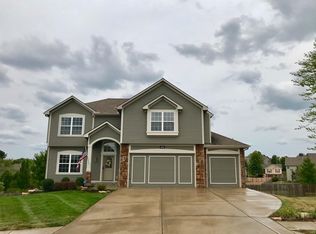 10220 N Elmwood Ct, Kansas City, MO 64156