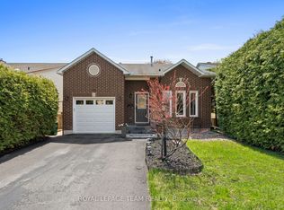 14 Greer St, Ottawa, ON K2S1H8