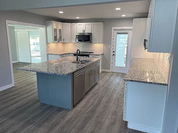 2nd image of 2900 37th St N