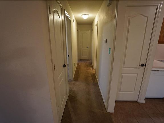 5th image of 2214 Meadowlark Ln