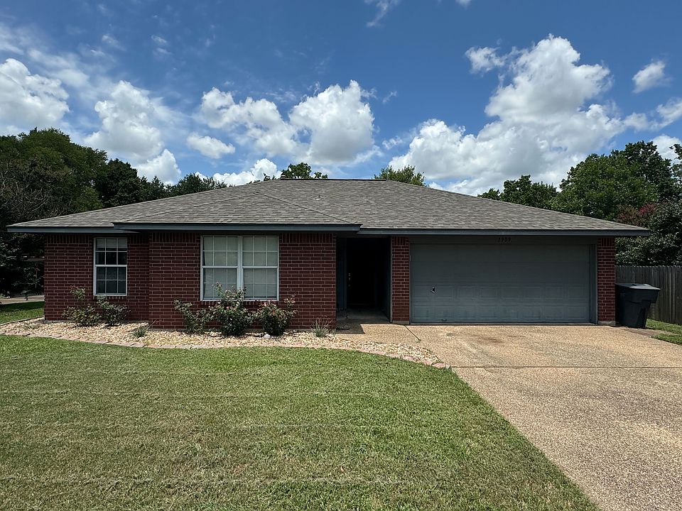 1st image of 1909 Wayside Dr
