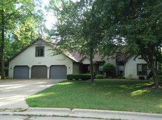717 Brookwood Dr, Seymour, WI 54165