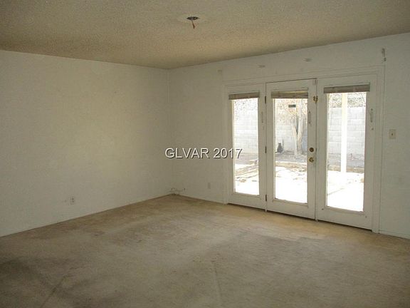5th image of 5717 Balzar Ave