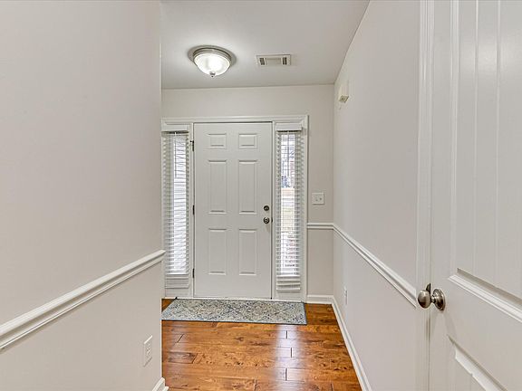 5th image of 2459 Newbury Avenue