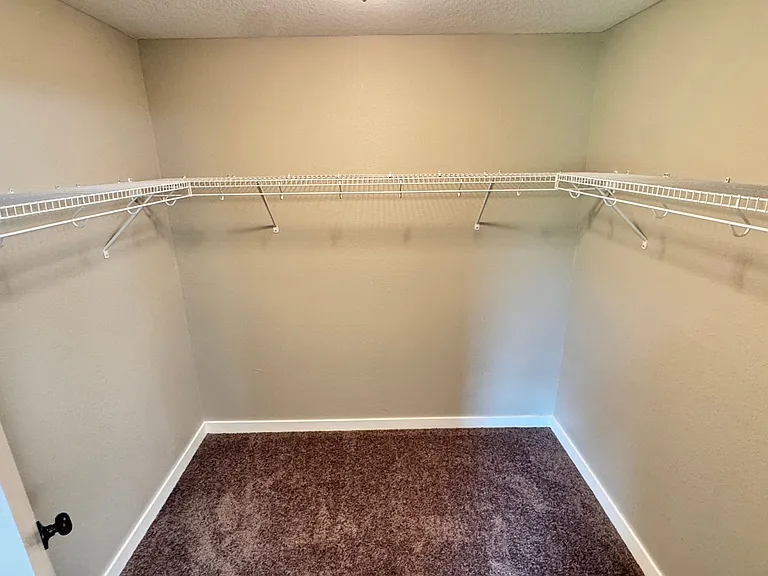 8833 Hampshire Dr — Photo 31
