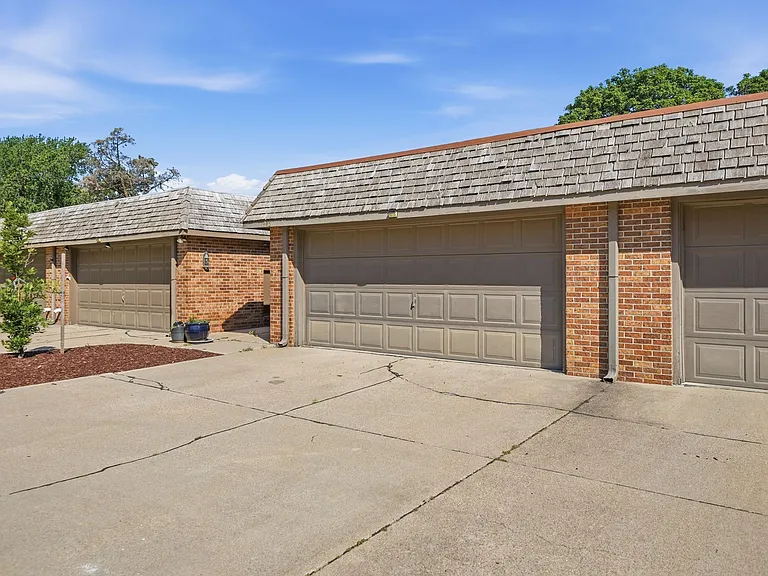 1941 Devonshire Dr #3 — Photo 17