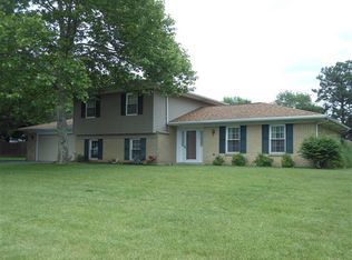 5392 Royalwood Dr, Dayton, OH 45429