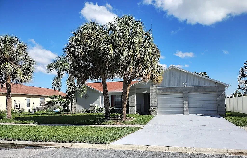 4 bed, 1991 sqft, $3,850 — Photo 1
