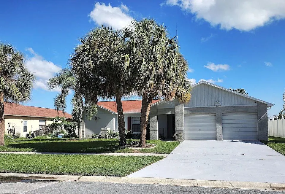 2837 Blossom Lake Dr
