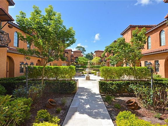 3rd image of 400 Palermo Vista Ct
