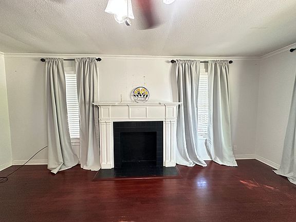 4th image of 316 Elmwood Cir