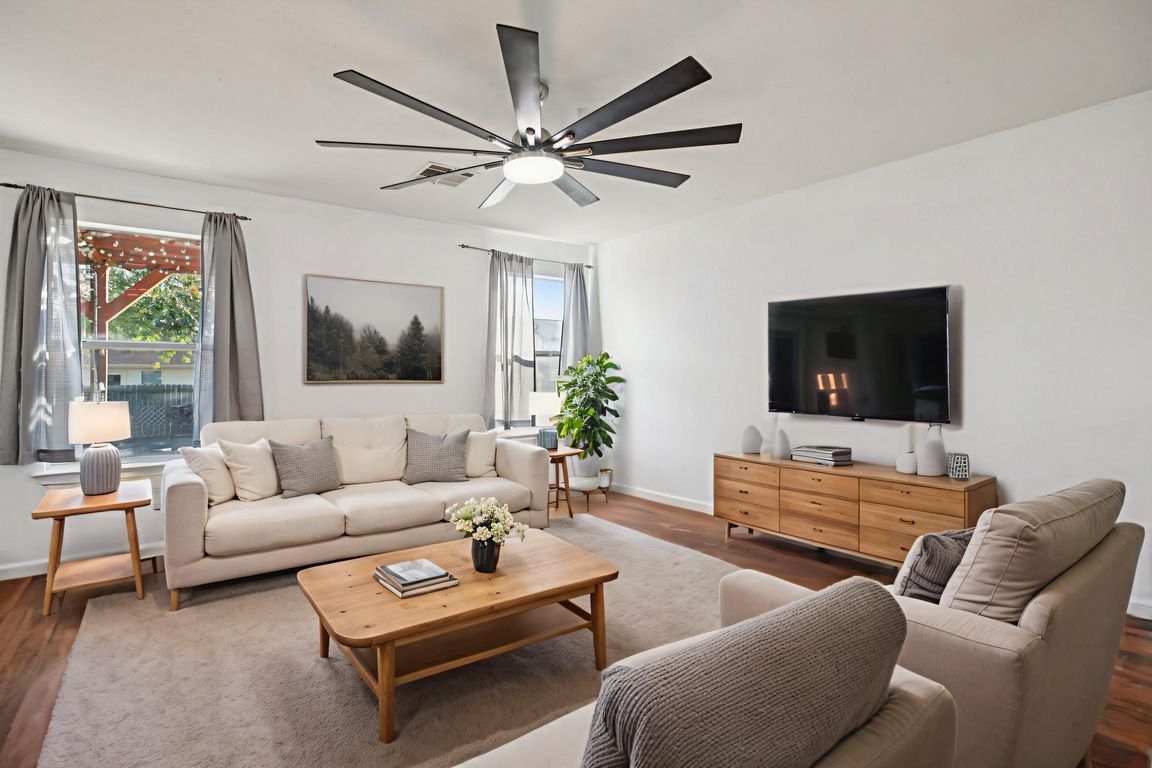 next background image