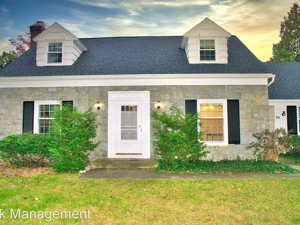 1st image of 34 Arlington Dr