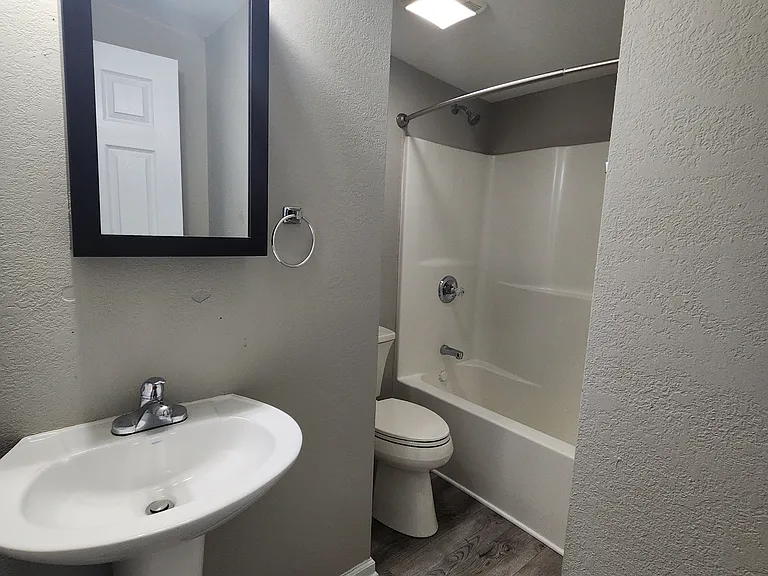 1319 Autumn Ave #D — Photo 11