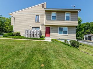 17 Dixons Ct UNIT H, O'Fallon, MO 63366