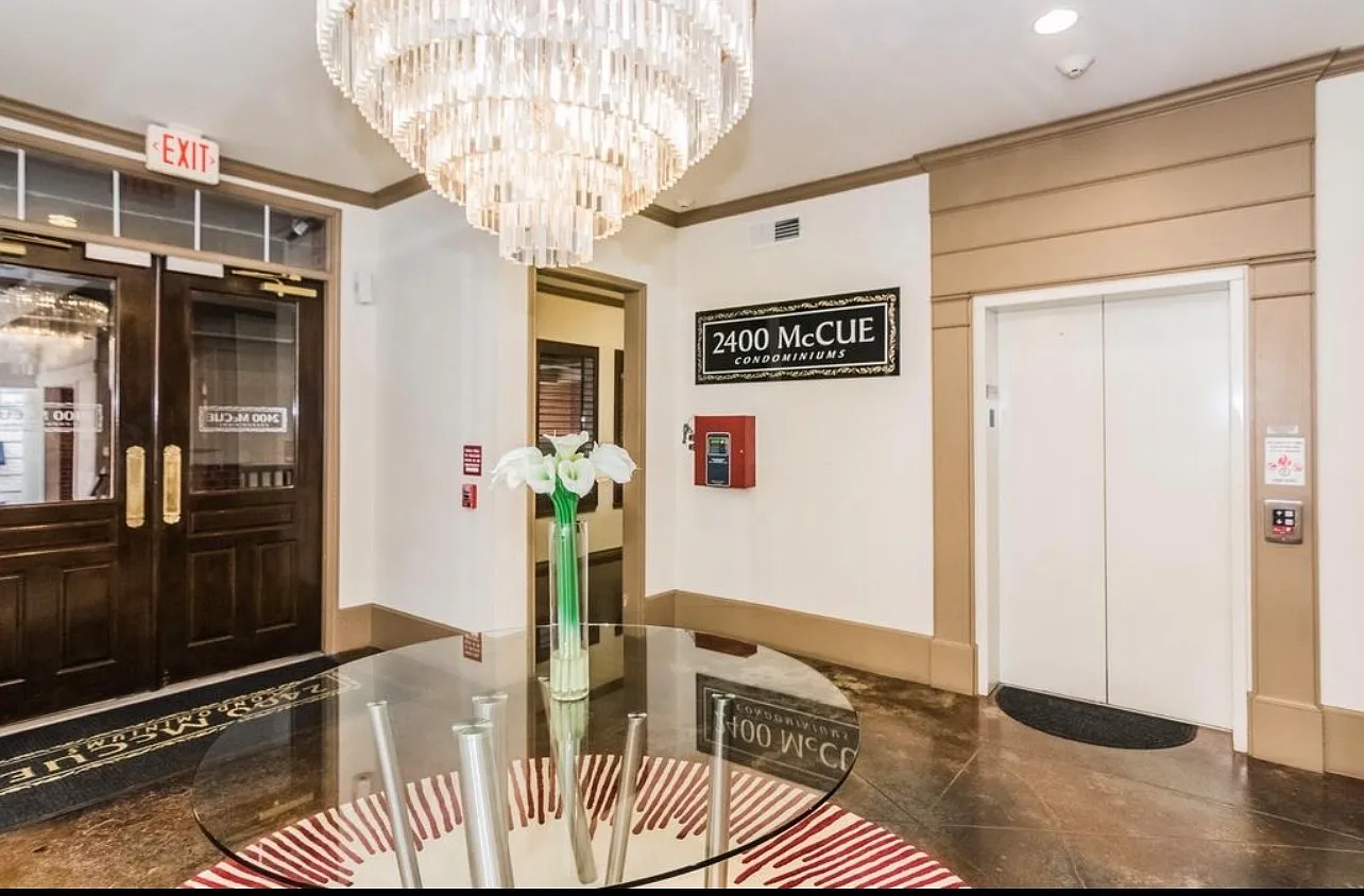 1 bed, 904 sqft, $2,000 — Photo 1