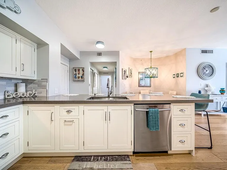 250 NE 3rd Ave #1502 — Photo 5