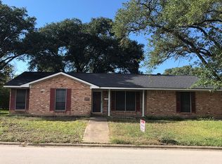 300 Brookside Dr W, Bryan, TX 77801