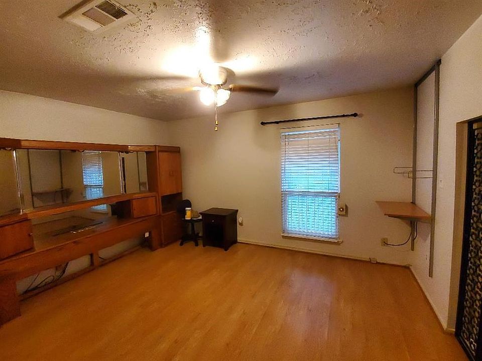 1st image of 9511 Martin Wood Ct