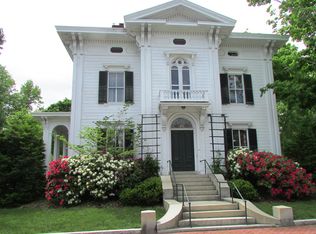 1054 Washington St, Bath, ME 04530