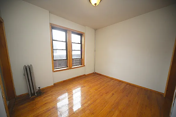 Rented by Metropolitan Realty | media 4