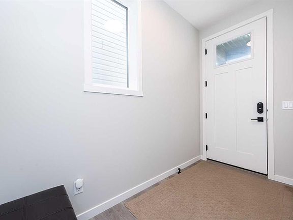 3rd image of 46 N Savoy Lndg SE