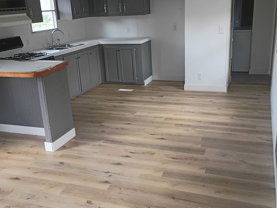 1st image of 1229 1st Ave NE