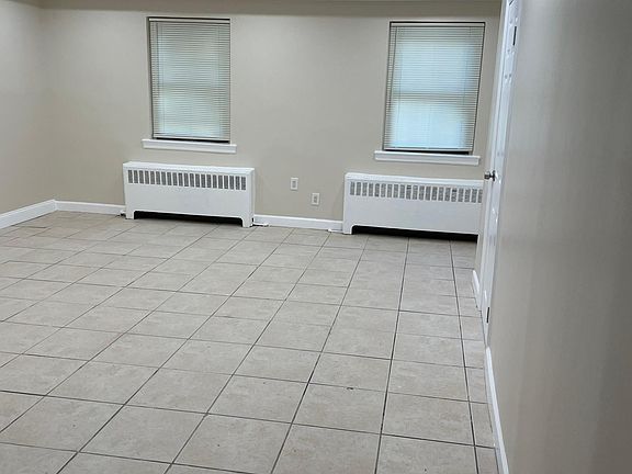 5th image of 2217 Wallace Ave APT 1