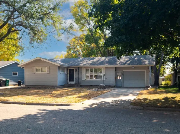 407 W Thomas Ave, Marshall, MN 56258