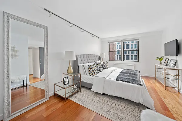 Sold by Compass | media 8