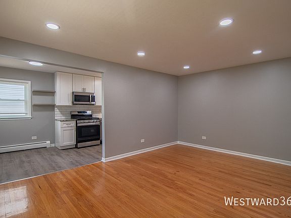 3rd image of 3249 N Keeler Ave #2E