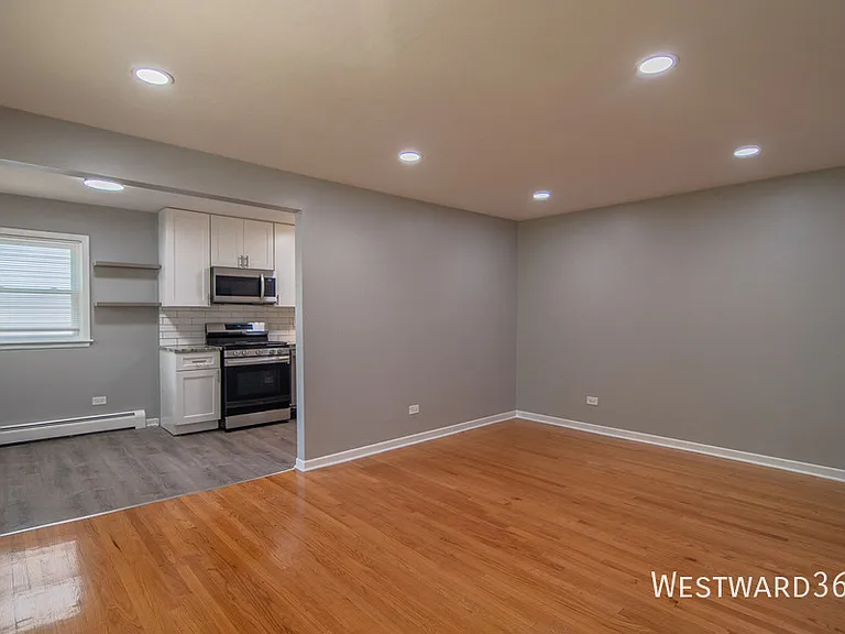 3249 N Keeler Ave #2E — Photo 3