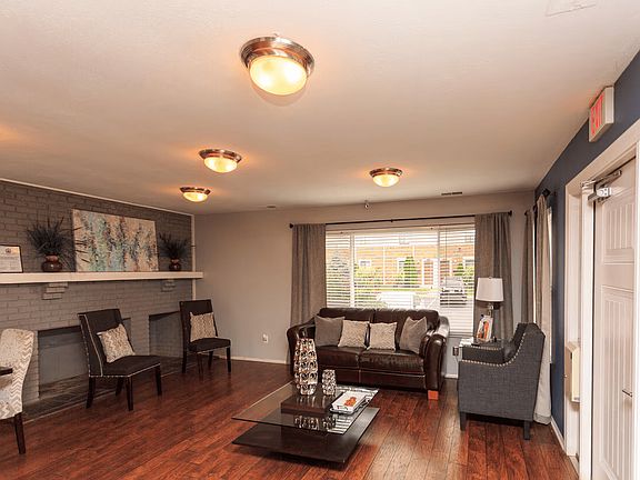 3rd image of 11415 Knollridge Ln #524