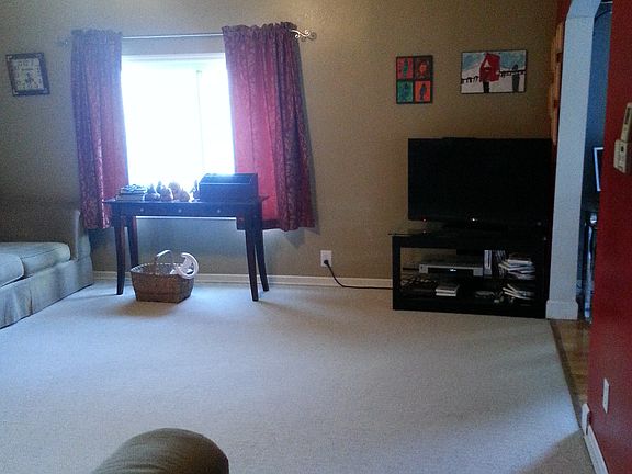 5th image of 164 Harmony St S