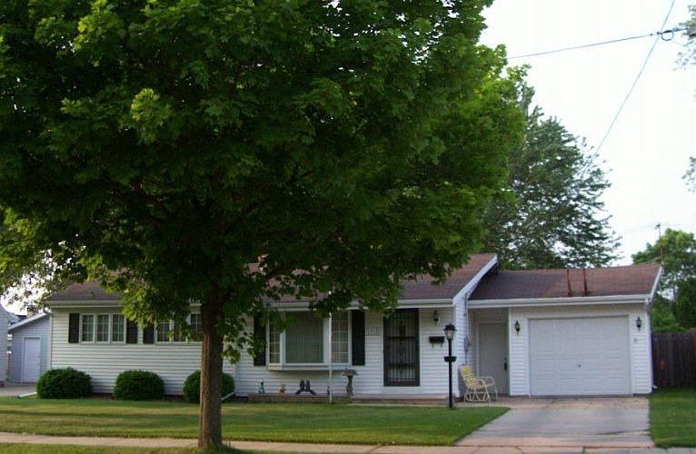 2nd image of 1713 Lilac Ln