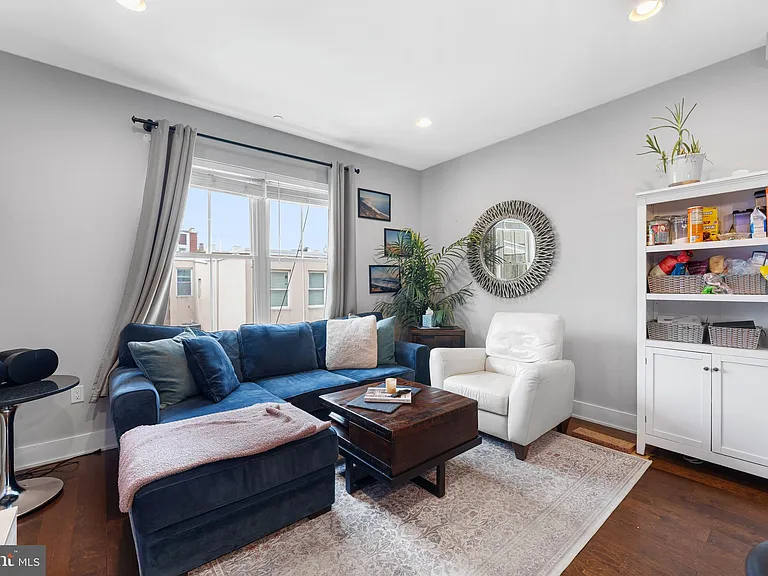 1336 S Bouvier St #B — Photo 5