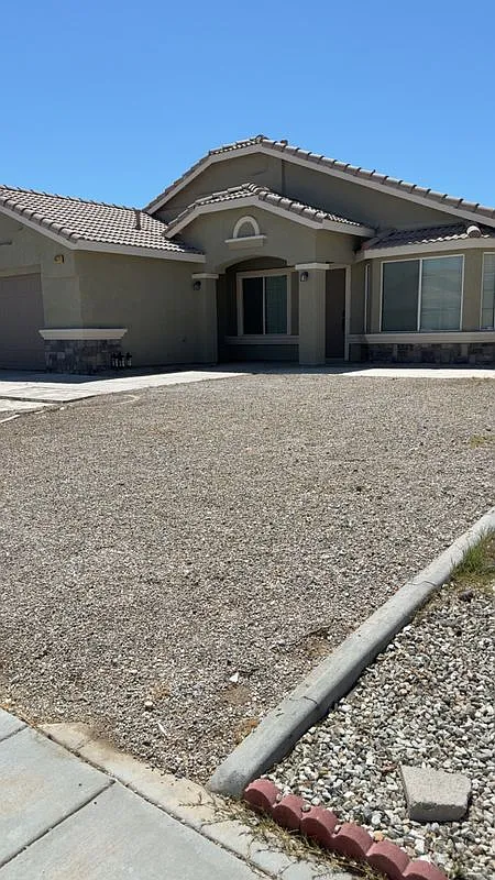 4 bed, 2.0 bath, 1648 sqft, $2,700 — Photo 3