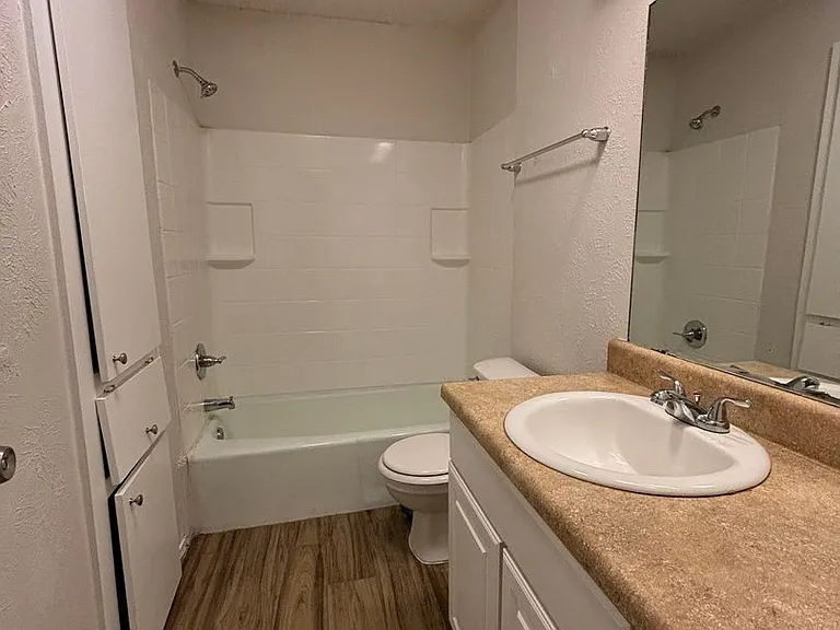 912 Vaughn Dr — Photo 8