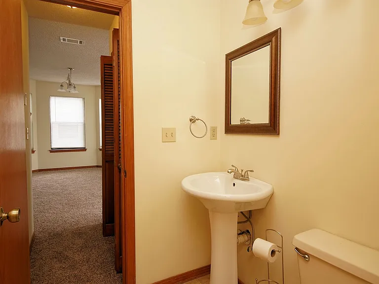 561 Bayshore Dr — Photo 34