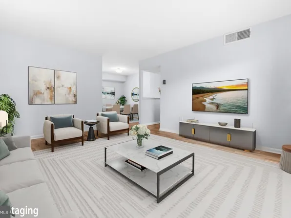 17810 Buehler Rd APT 3-C-4, Olney, MD 20832