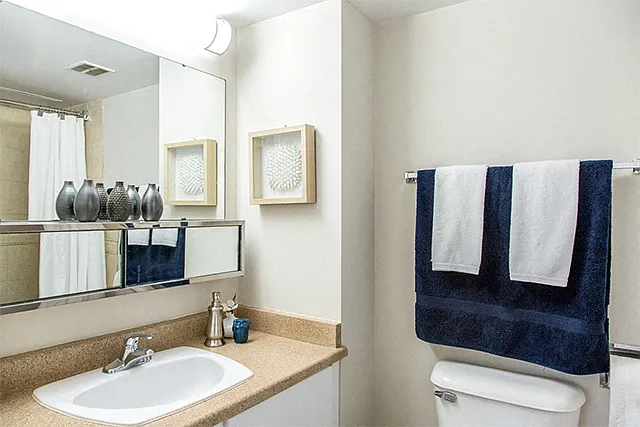 9925 Jasper Ave NW — Photo 13